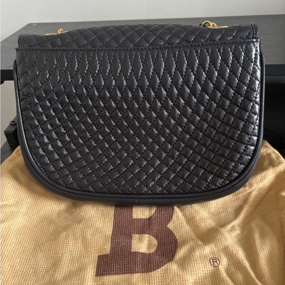 Vintage Bally Quilted Lambskin Chain Shoulder Bag – Black with Gold Hardware - Picture 2 of 10